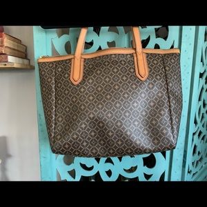 Fossil tote